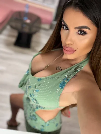 Компаньонка Варна - VIP Escort 💞 - Класически секс, Френска с презерватив - снимка 1