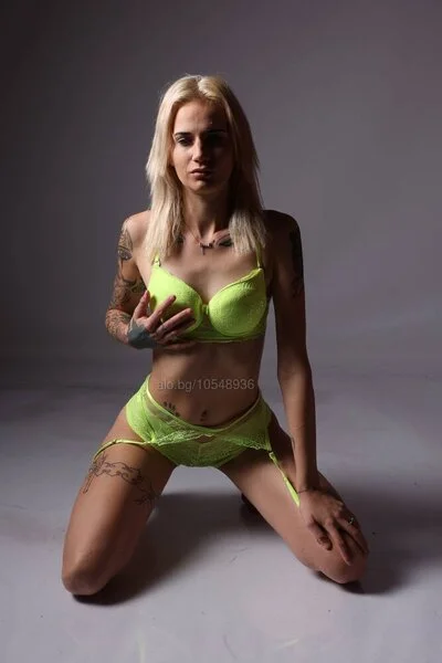 Компаньонка Варна - Top Escort - Групов секс, Френска с презерватив, Френска без презерватив - снимка 5