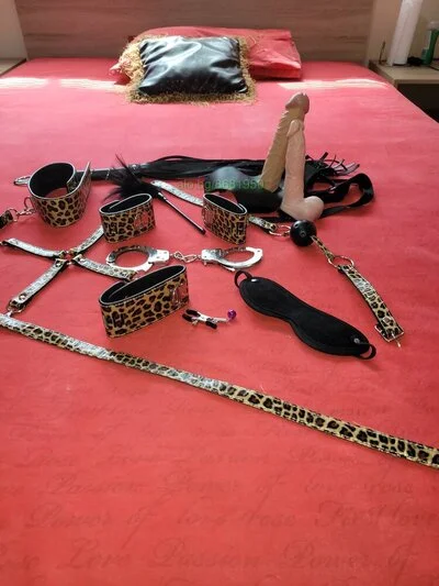 Компаньонка Варна - STRAP-ON - Играчки, Пенис колан, Строга господарка - снимка 3